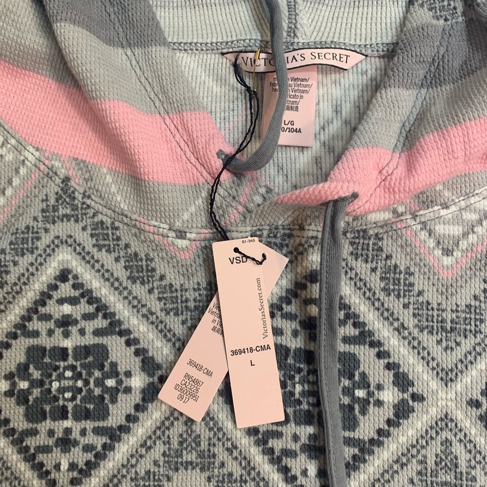 Victoria’s Secret hooded shirt & shorts pajama set - Picture 3 of 6